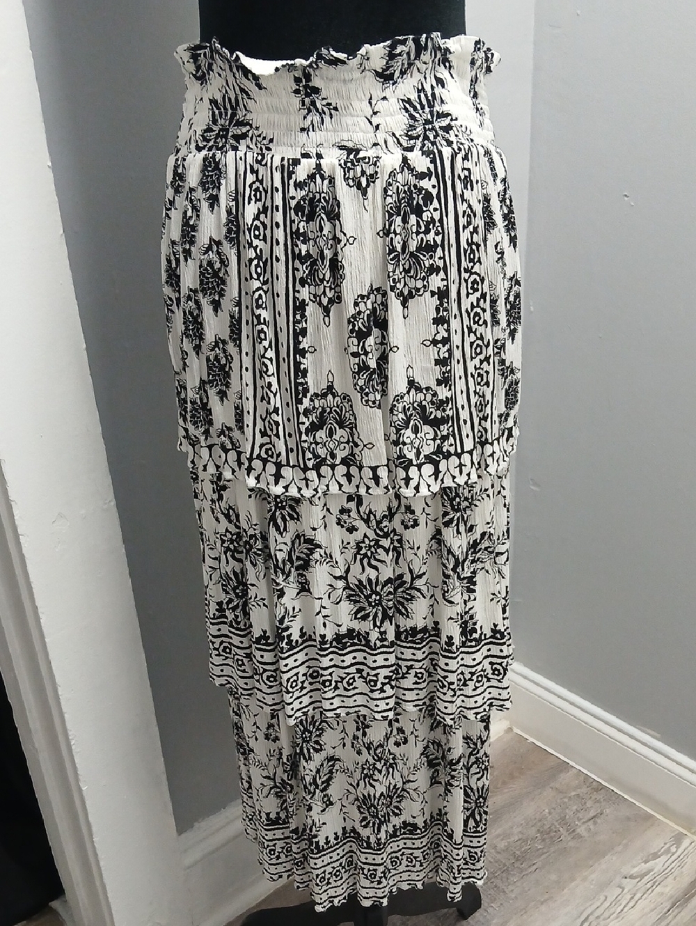 INC International Concepts Black and White Patterned Pencil Skirt
